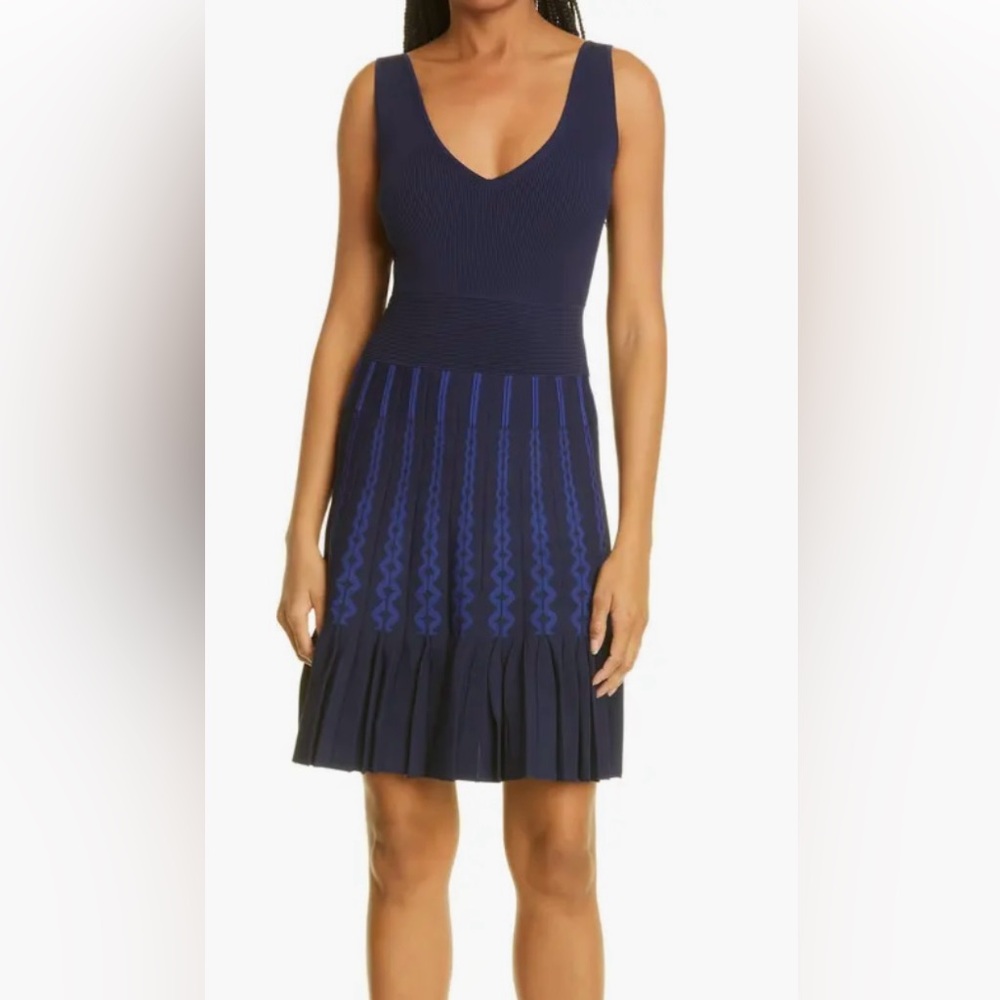 Elegant Navy Blue Sleeveless Dress